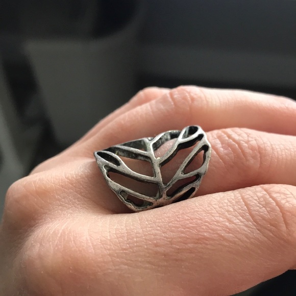 3/$20 Leaf ring - Picture 2 of 3